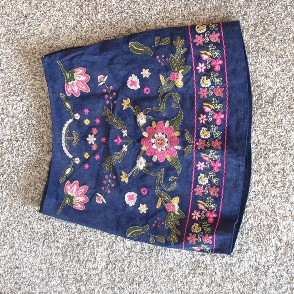 Harper Heritage embroidered floral corduroy mini skirt